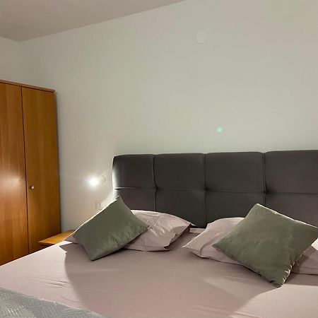 Apartmani Mara Rogoznica Rogoznica  Bagian luar foto
